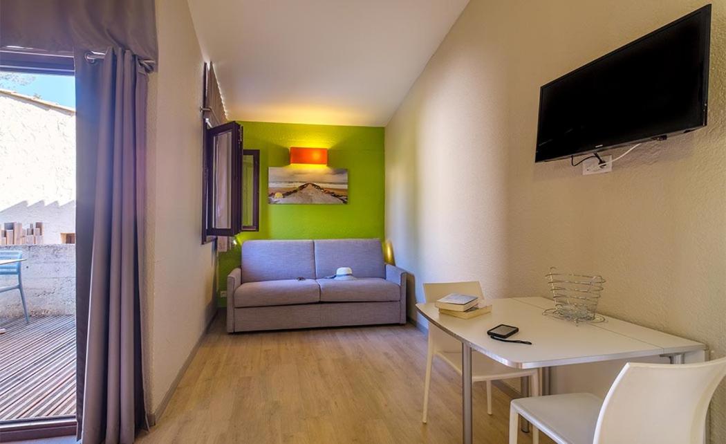 Отель Belambra Clubs La Colle-Sur-Loup - Les Terrasses De Saint-Paul De Vence Экстерьер фото