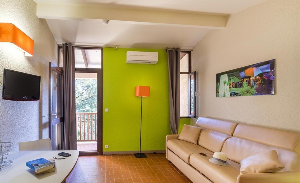 Отель Belambra Clubs La Colle-Sur-Loup - Les Terrasses De Saint-Paul De Vence Экстерьер фото